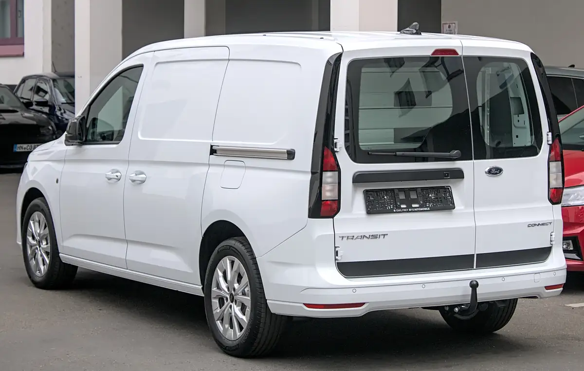 Tampa Pool Cage Repair service crew vehicle in Tampa Bay
